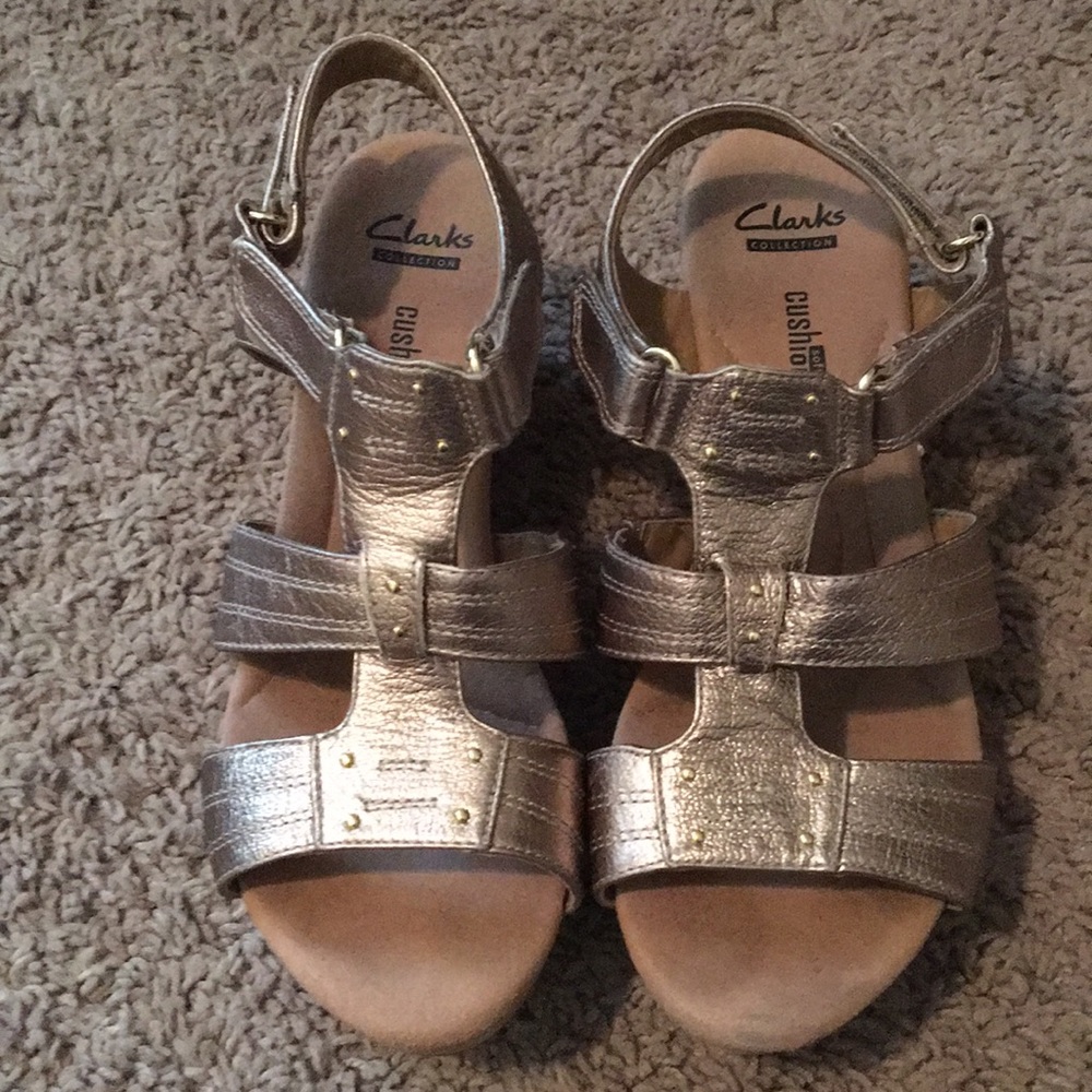 Clarks 7.5 W metallic wedges